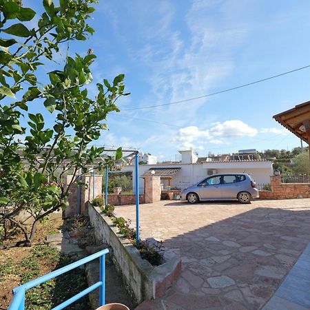 Guesthouse Blue Sky Ksamil Exteriör bild