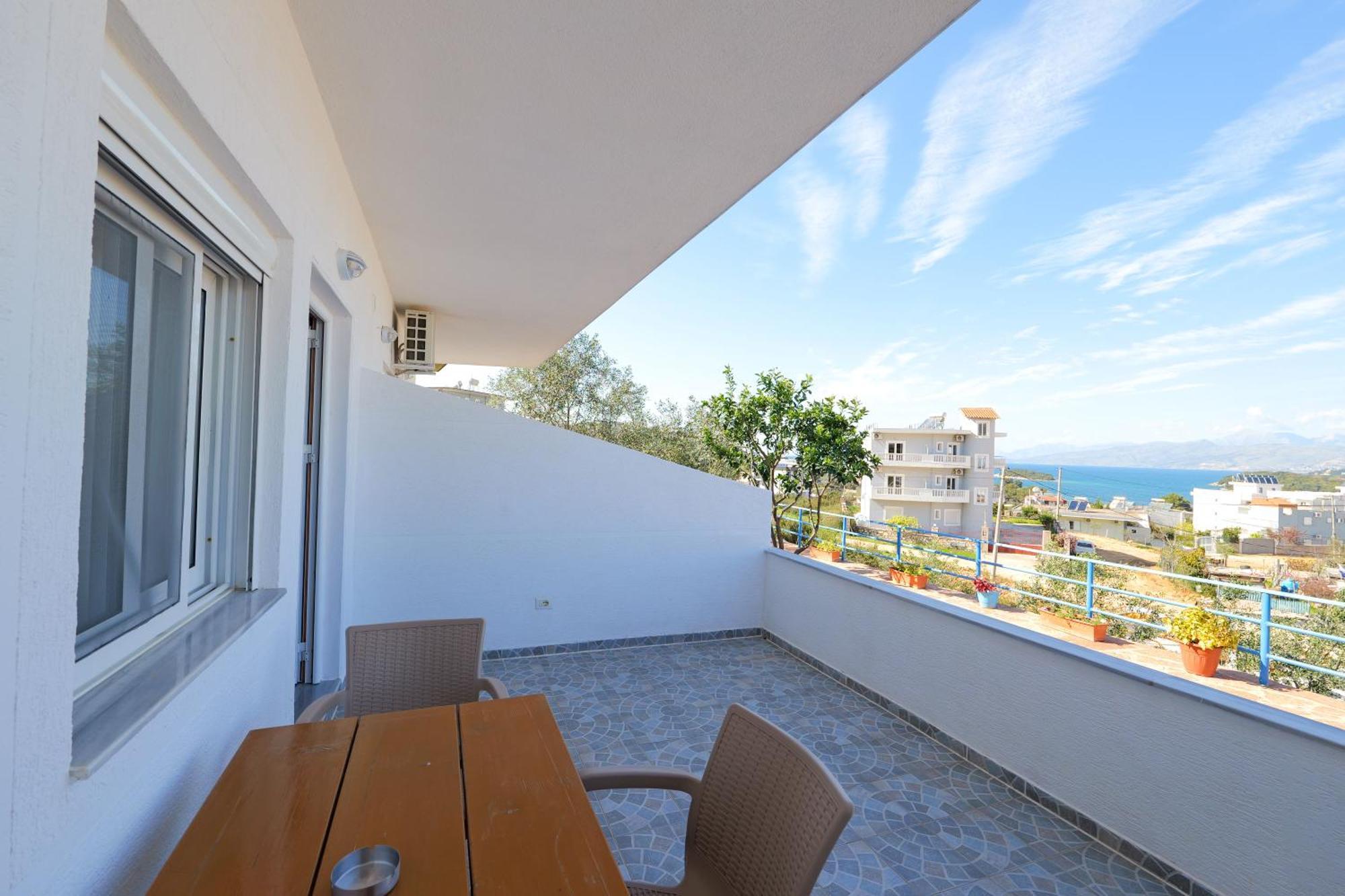 Guesthouse Blue Sky Ksamil Exteriör bild